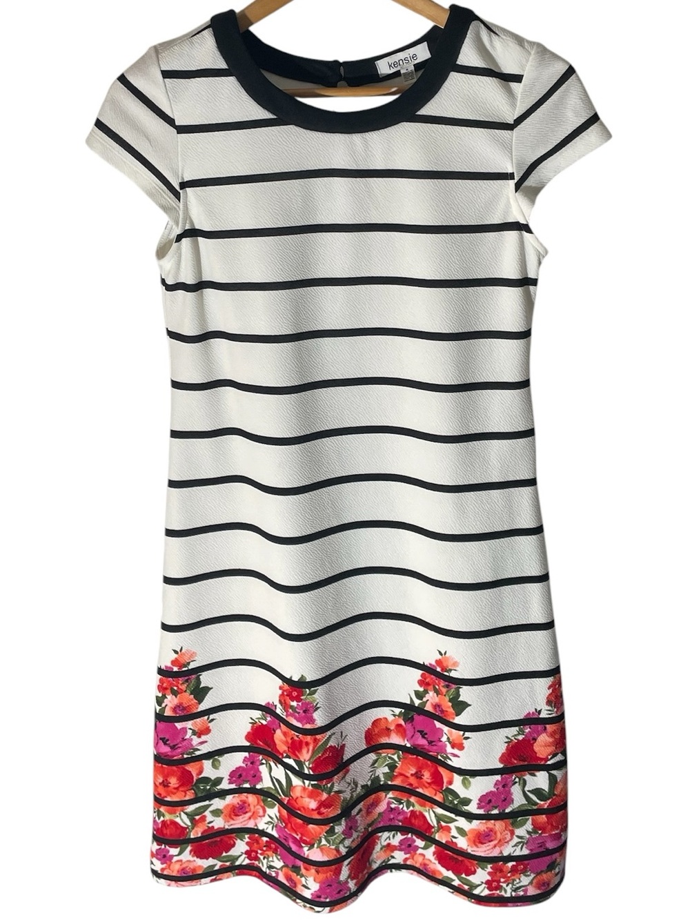 X4- Kensie White & Navy Striped Shift Dress with Pink & Red Floral Hem small sm